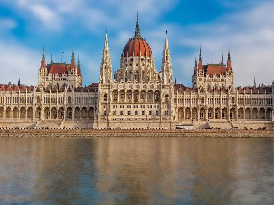 widok na parlament w Budapeszcie